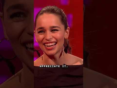 #EmiliaClarke got heckled by festive drunks 🥴🎄 #TheGrahamNortonShow #GrahamNorton